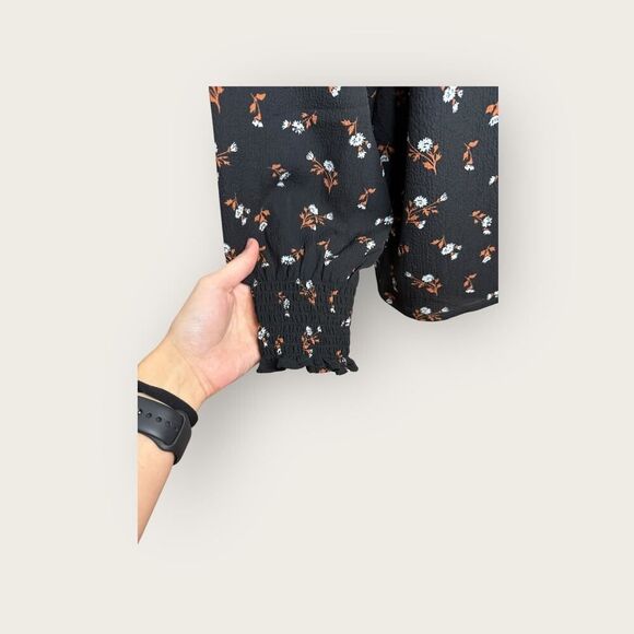 Madewell Embroidered Smockneck Top in Tossed Floral True Black Size Medium - Picture 8 of 10